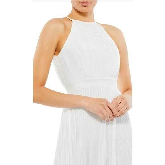 Ieena for Mac Duggal High Neck Pleated Dress - Size 4 - NWT - Picture 3 of 5